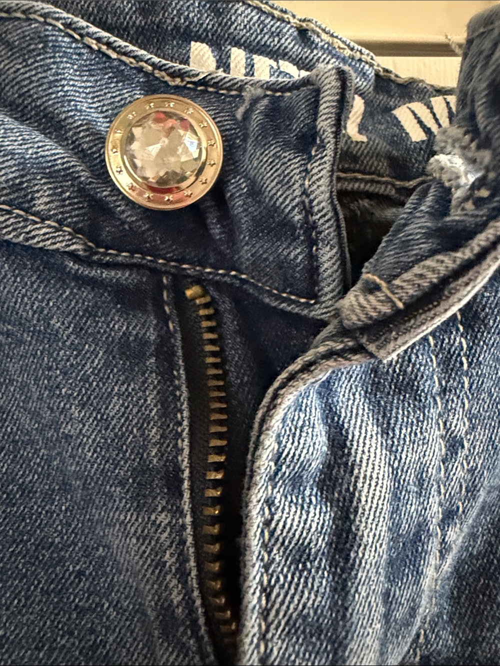 New Max Jeans with Rhinestone - Picture 4 of 6